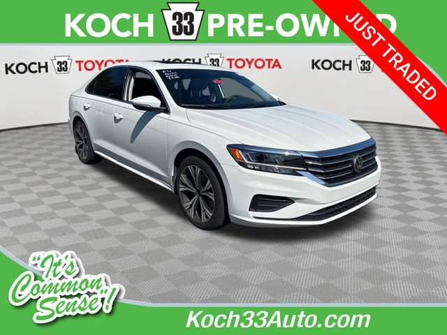 Used 2021 Volkswagen Passat 2.0T SE FWD image 1