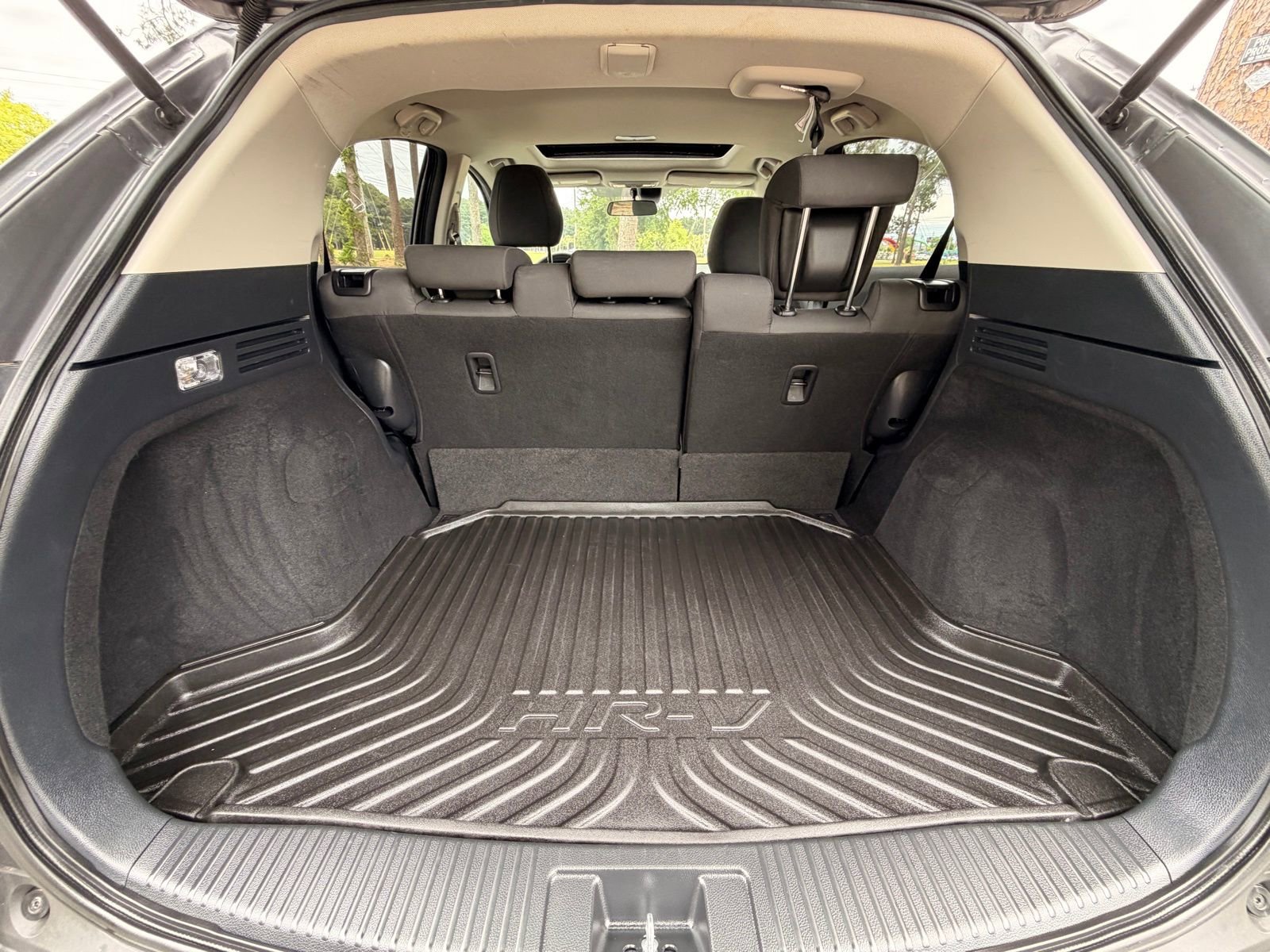 Used 2022 Honda HR-V EX image 14
