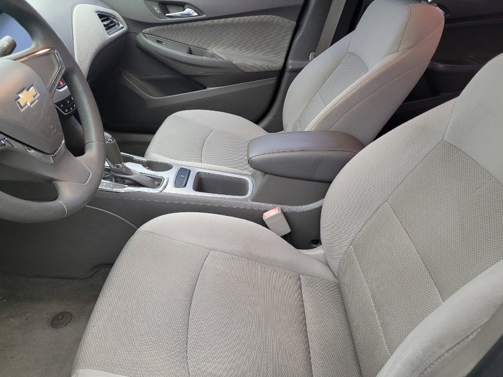 Used 2017 Chevrolet Cruze LS image 17