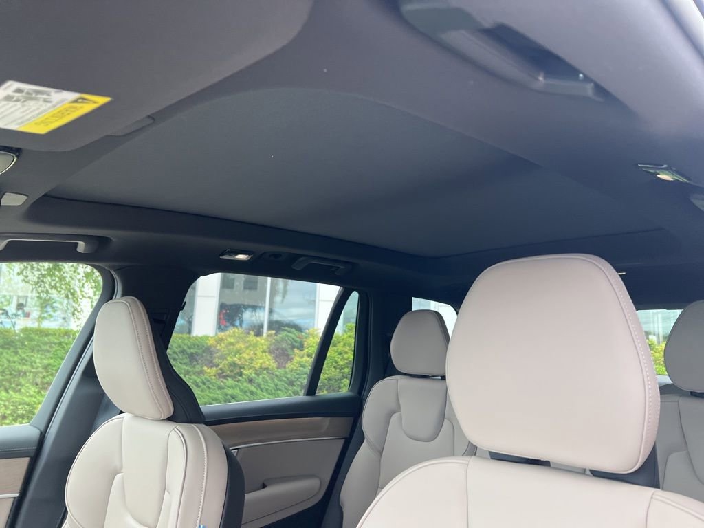New 2026 Volvo XC90 B6 Plus w/ Protection Package Premier image 16