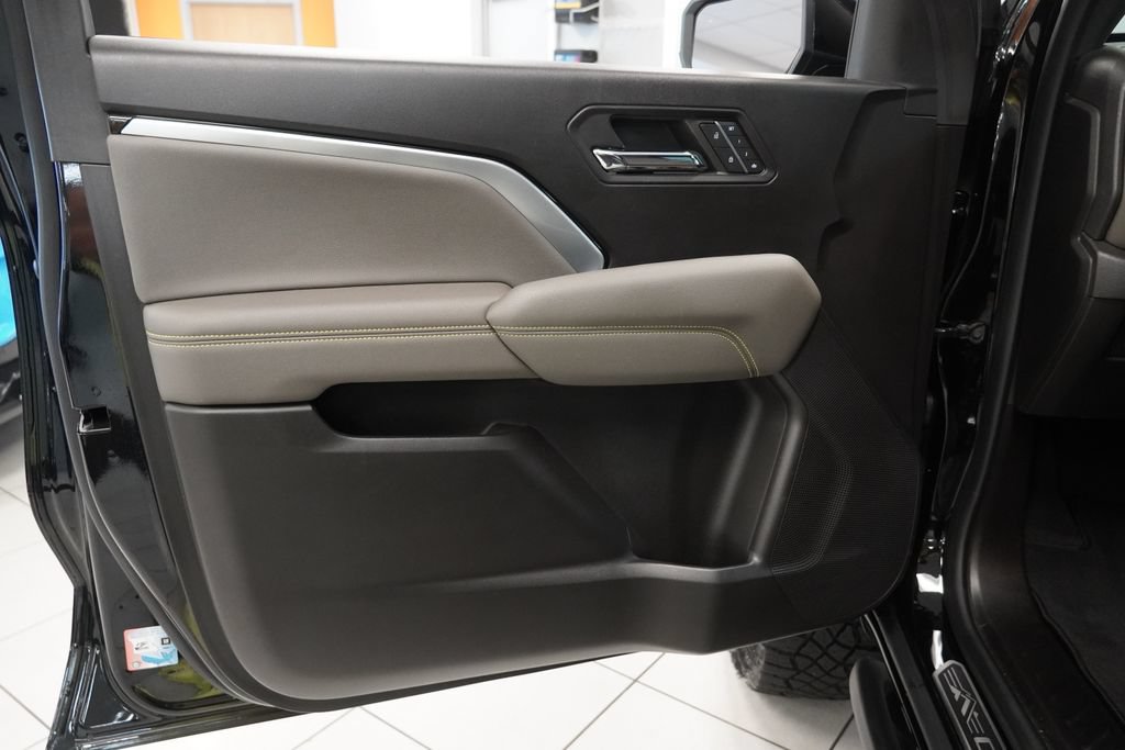 Used 2023 Chevrolet Colorado ZR2 w/ ZR2 Convenience Package III AWD/4WD image 18