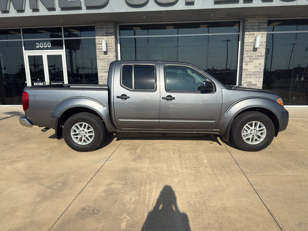 Used 2021 Nissan Frontier SV RWD image 1