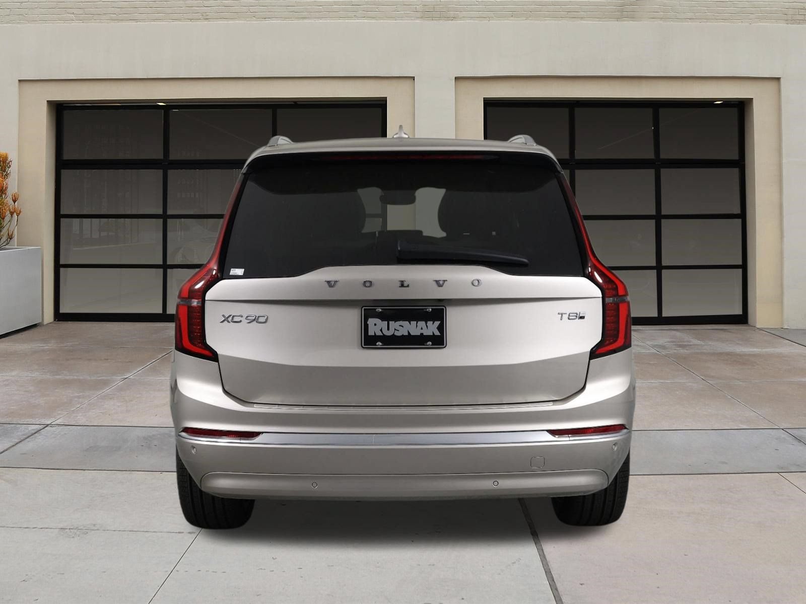 New 2026 Volvo XC90 T8 Plus w/ Protection Package Premier AWD/4WD image 4