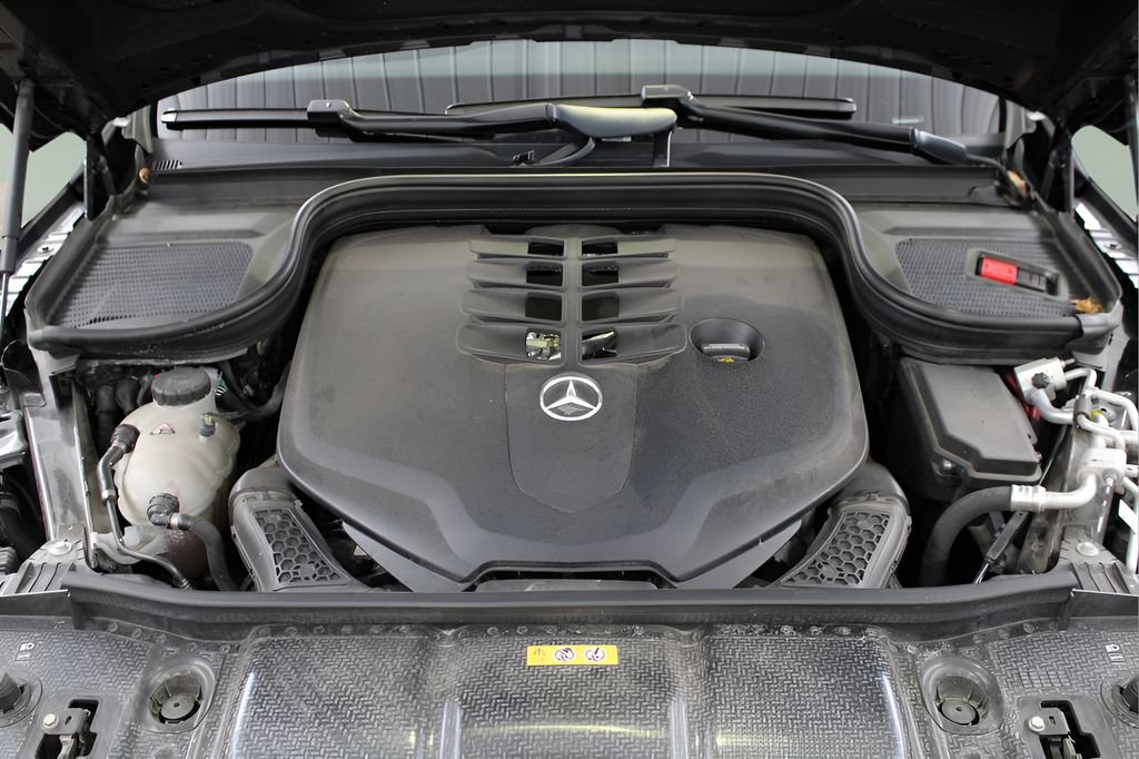 Used 2021 Mercedes-Benz GLS 580 4MATIC image 46