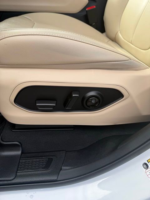 Used 2024 Jeep Grand Cherokee Limited image 18