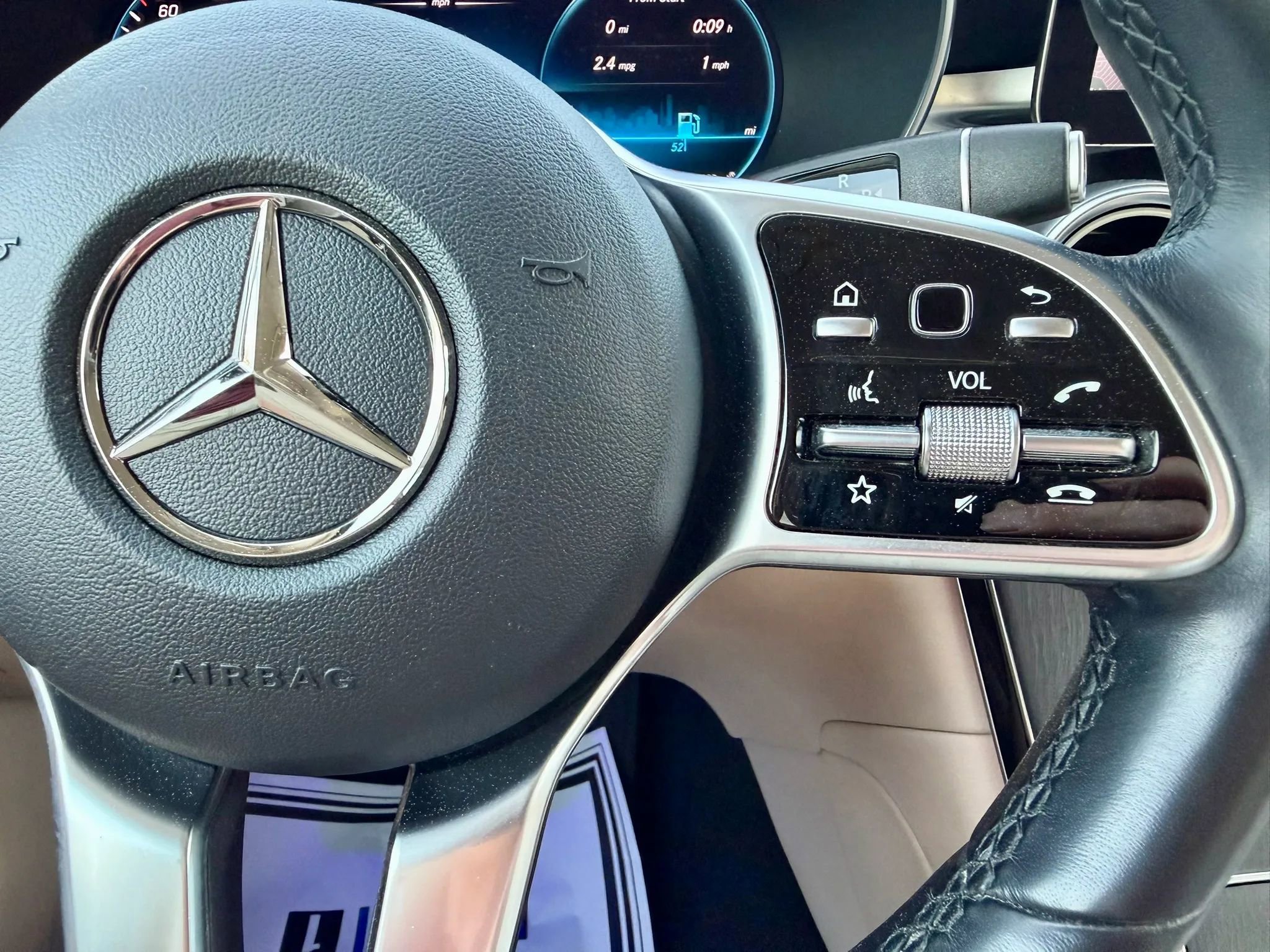 Used 2022 Mercedes-Benz GLC 300 4MATIC w/ Multimedia Package Lite image 27
