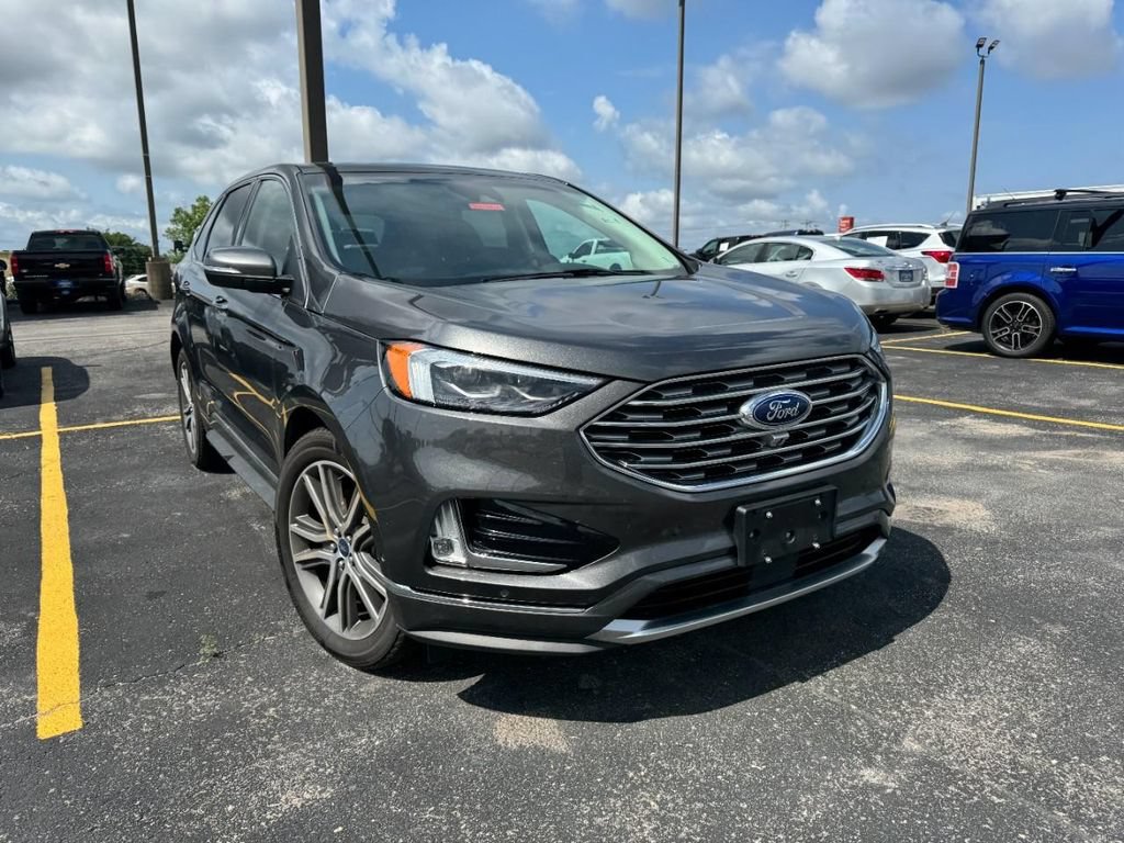 Used 2019 Ford Edge Titanium w/ Equipment Group 301A AWD/4WD image 2