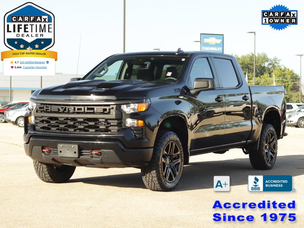 Used 2023 Chevrolet Silverado 1500 Custom Trail Boss w/ LPO, Dark Essentials Package AWD/4WD image 3