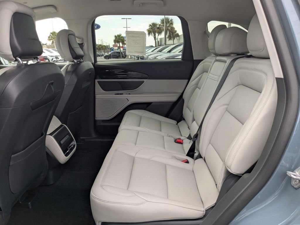 New 2026 Lincoln Nautilus Premier image 14