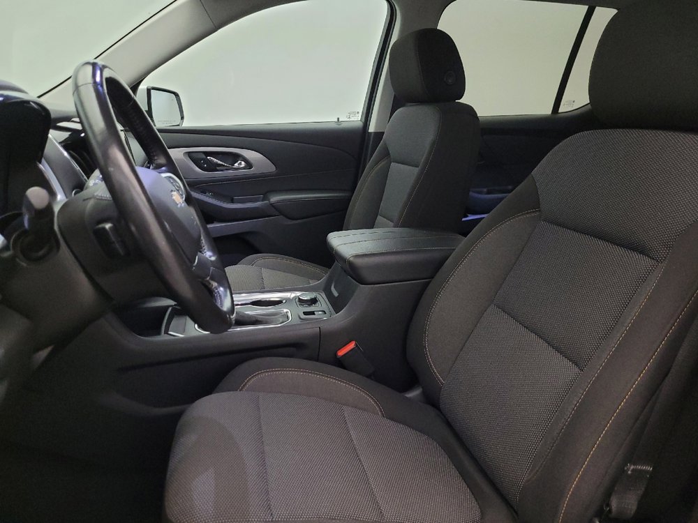 Used 2020 Chevrolet Traverse LT image 17