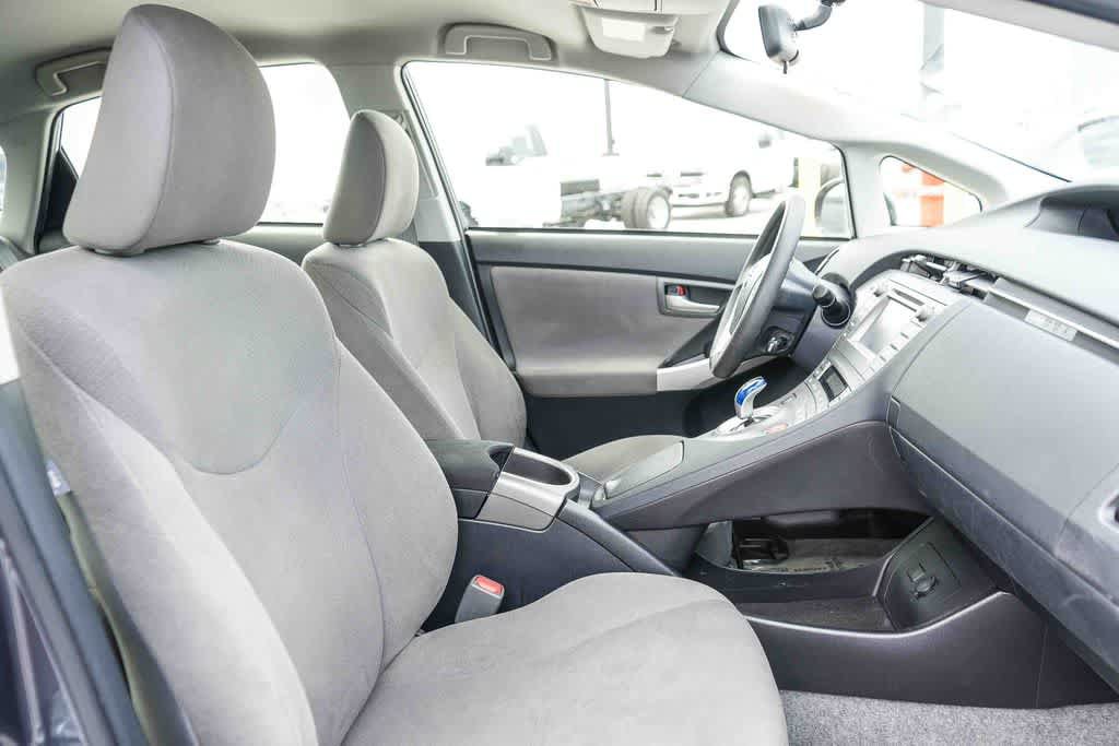 Used 2015 Toyota Prius Two w/ Preferred Accessory Package FWD image 16