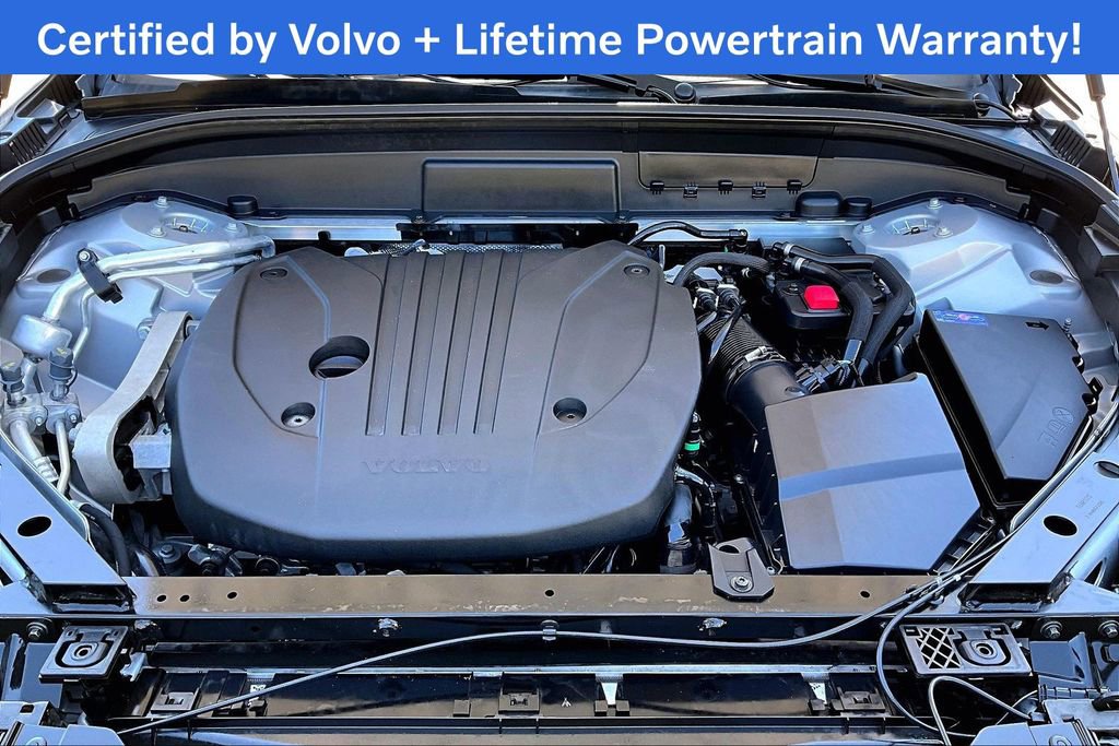 Used 2025 Volvo XC60 B5 Plus image 13