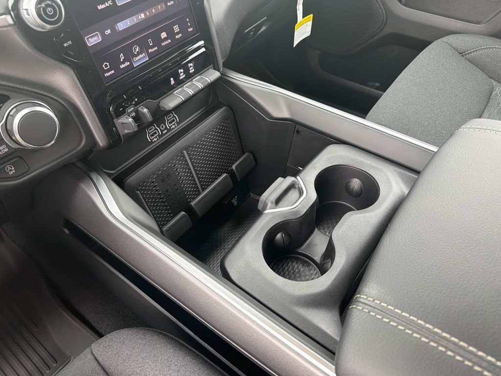 New 2026 RAM 1500 Big Horn AWD/4WD image 6