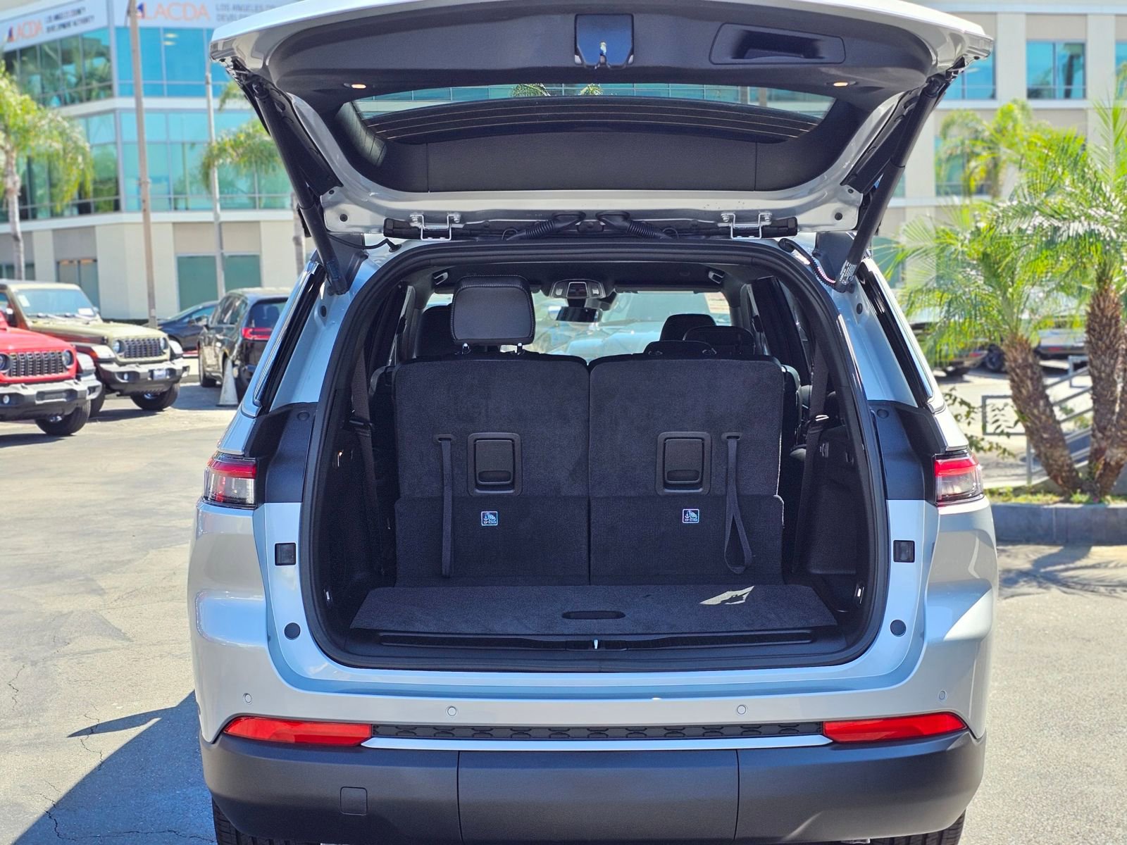 New 2026 Jeep Grand Cherokee L Limited AWD/4WD image 7