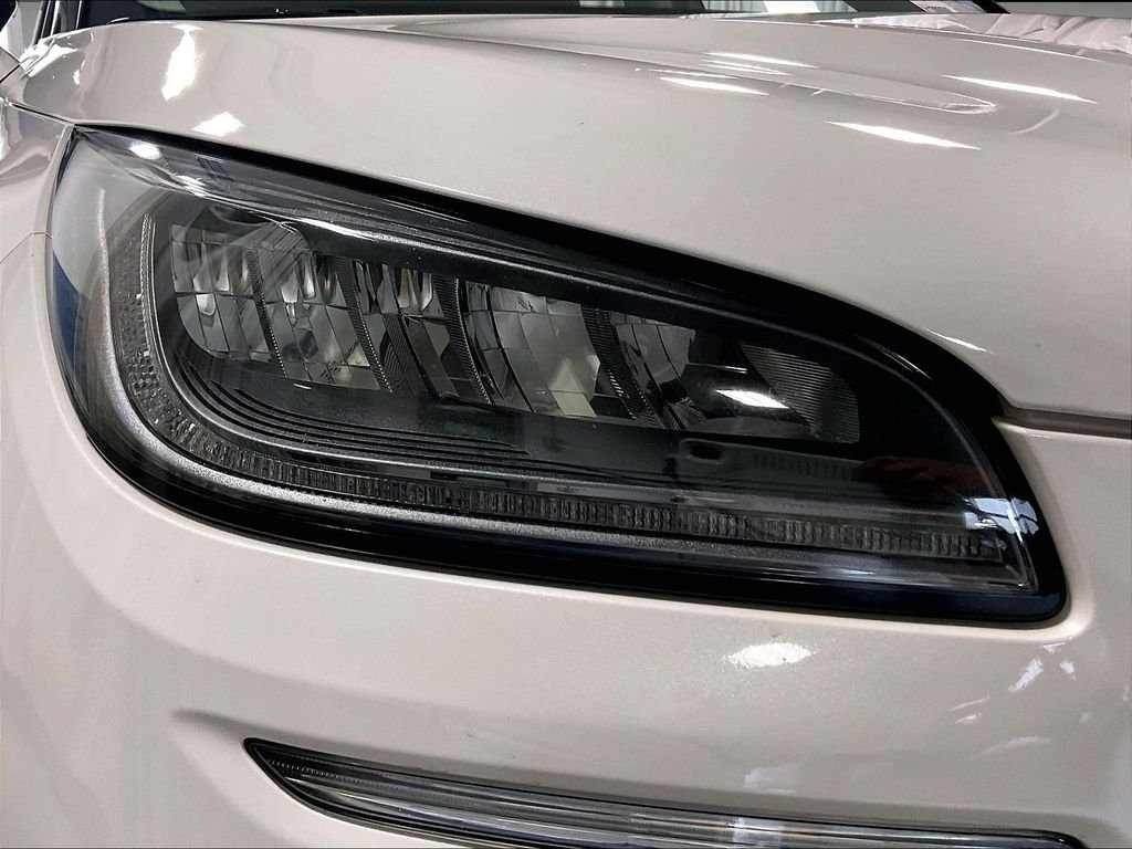 Used 2020 Lincoln Corsair AWD w/ Premium Package image 33