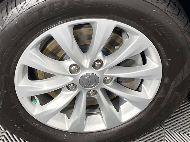 Used 2018 Chrysler Pacifica Touring-L image 26