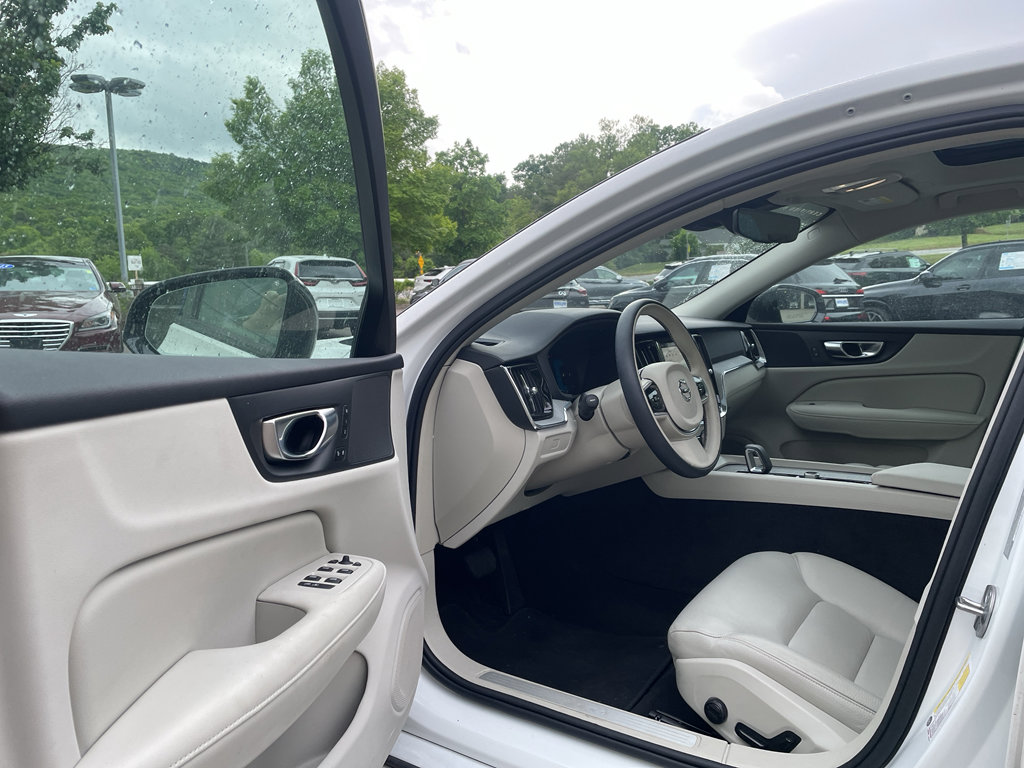 Used 2025 Volvo S60 B5 Plus AWD/4WD image 10