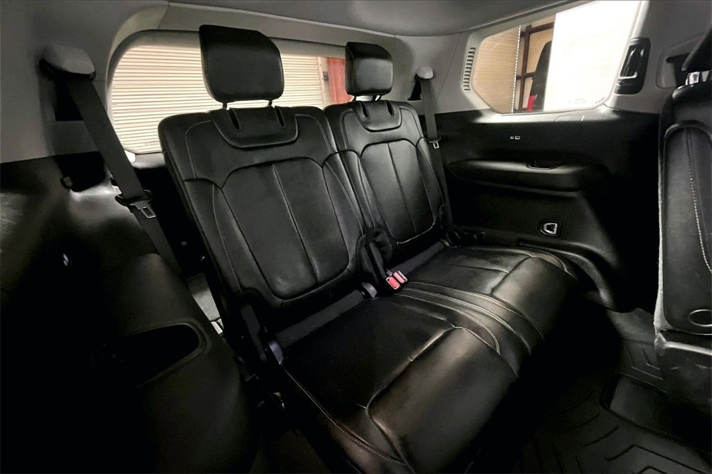 Used 2022 Jeep Grand Cherokee L Limited image 23