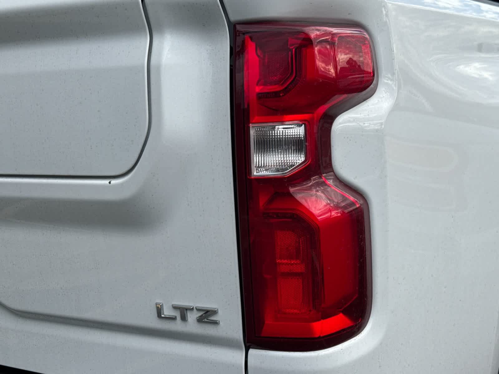 Used 2024 Chevrolet Silverado 2500 LTZ w/ LTZ Plus Package AWD/4WD image 10