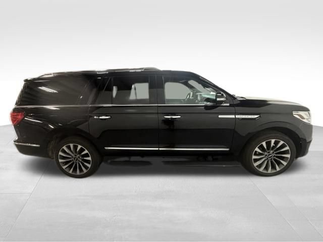Used 2018 Lincoln Navigator L Select AWD/4WD image 6
