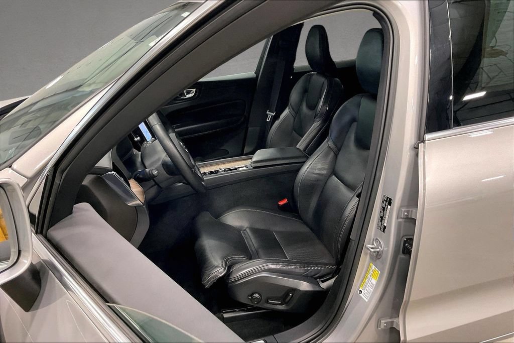 Certified 2023 Volvo XC60 B6 Ultimate w/ Climate Package AWD/4WD image 22