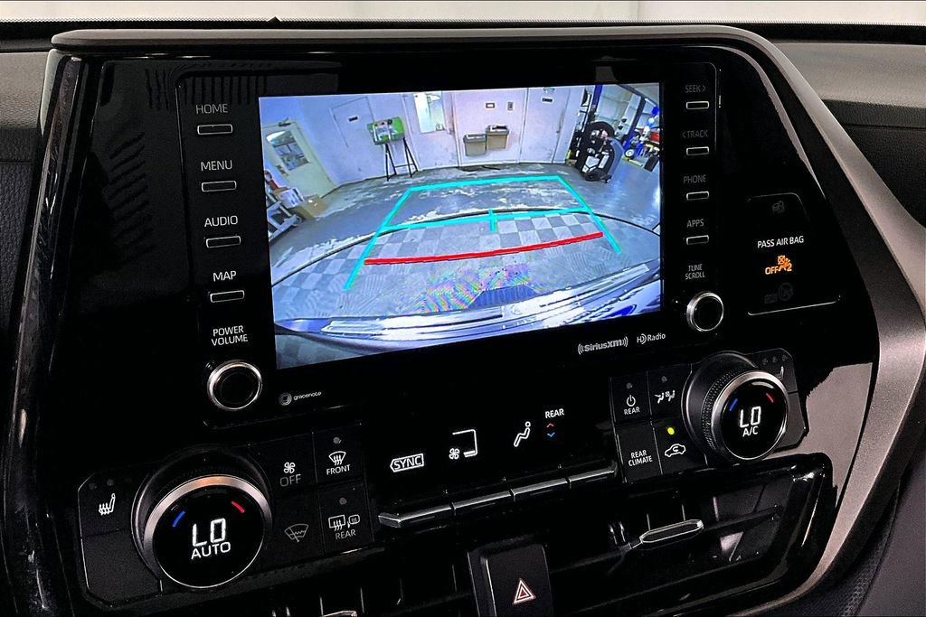 Used 2022 Toyota Highlander XLE image 21