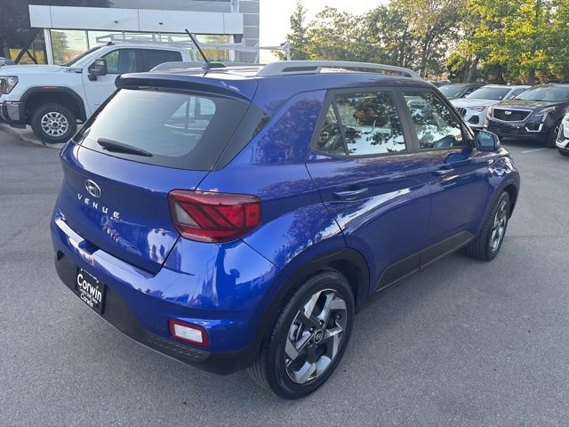 Used 2023 Hyundai Venue Limited w/ Cargo Package FWD image 9