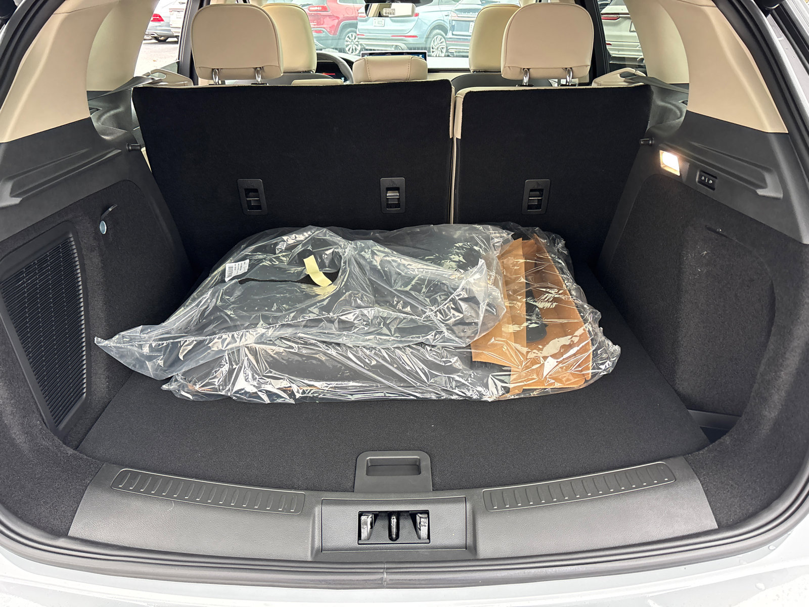 New 2026 Lincoln Corsair Premiere image 9