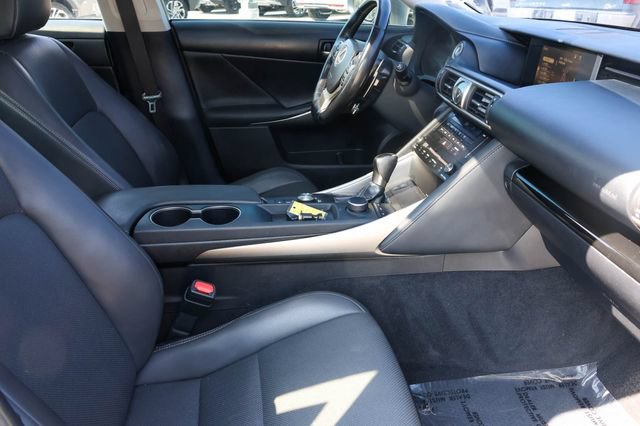 Used 2018 Lexus IS 300 AWD w/ Comfort Package image 17