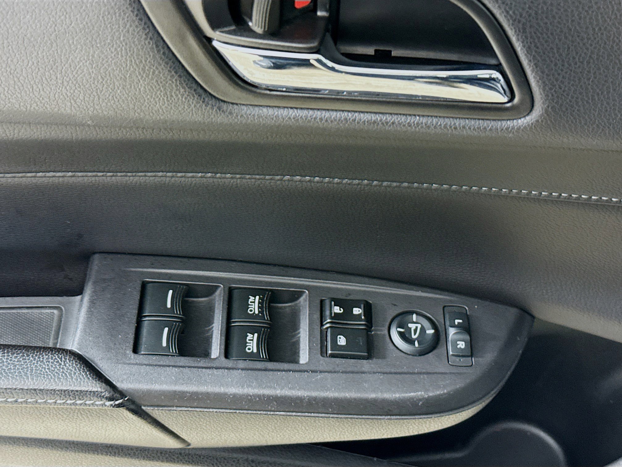 Used 2014 Acura ILX w/ Premium Package image 19