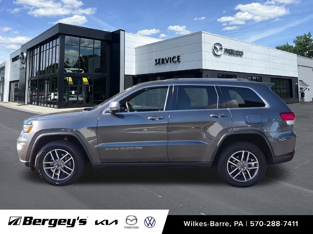 Used 2020 Jeep Grand Cherokee Laredo w/ Security & Convenience Group AWD/4WD image 5