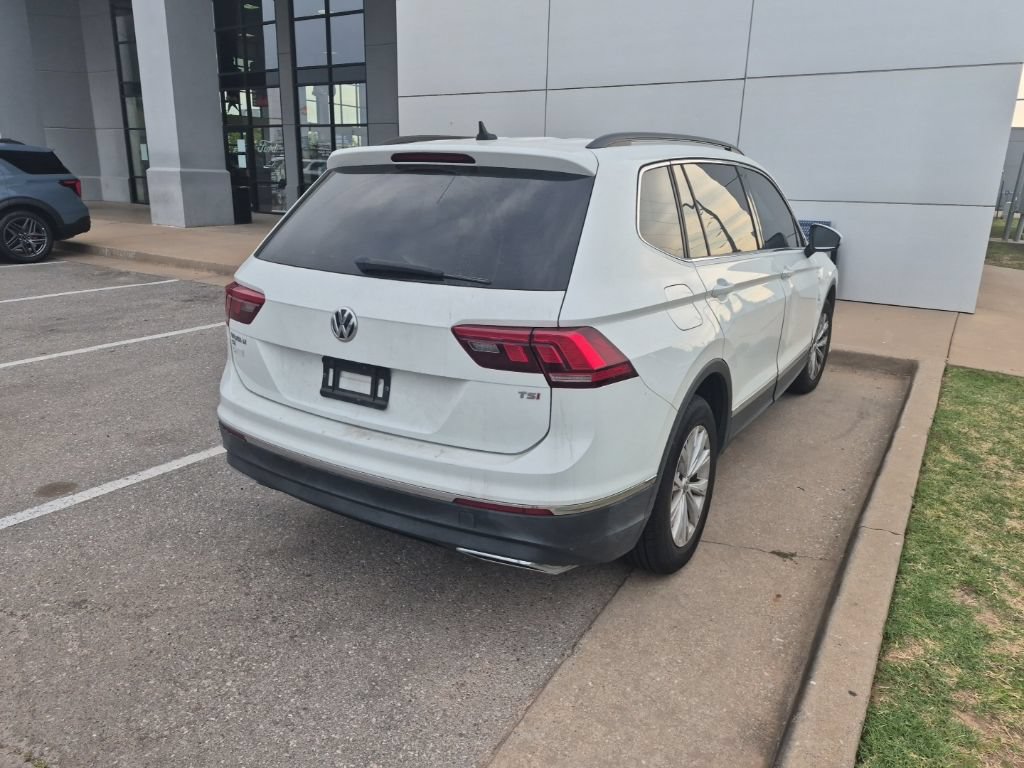 Used 2018 Volkswagen Tiguan SE w/ Panoramic Sunroof Package FWD image 13