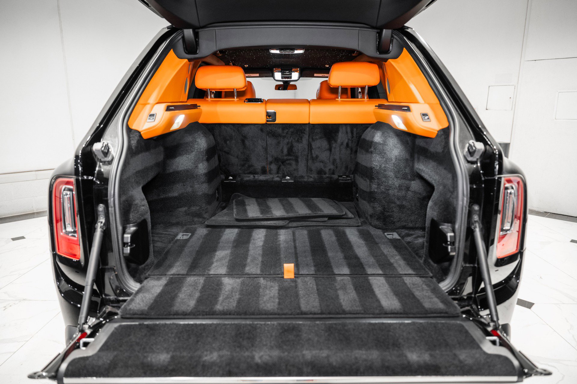 Used 2020 Rolls-Royce Cullinan image 9