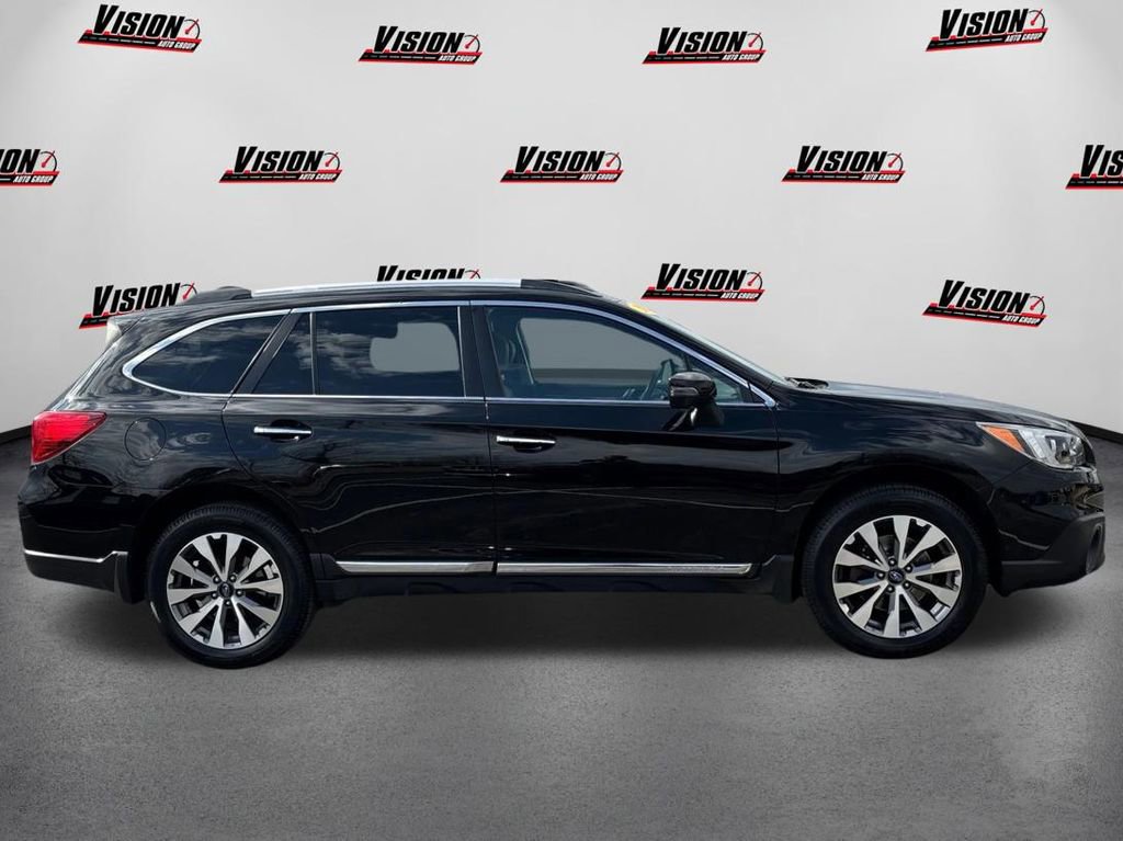 Used 2017 Subaru Outback 2.5i Touring image 4