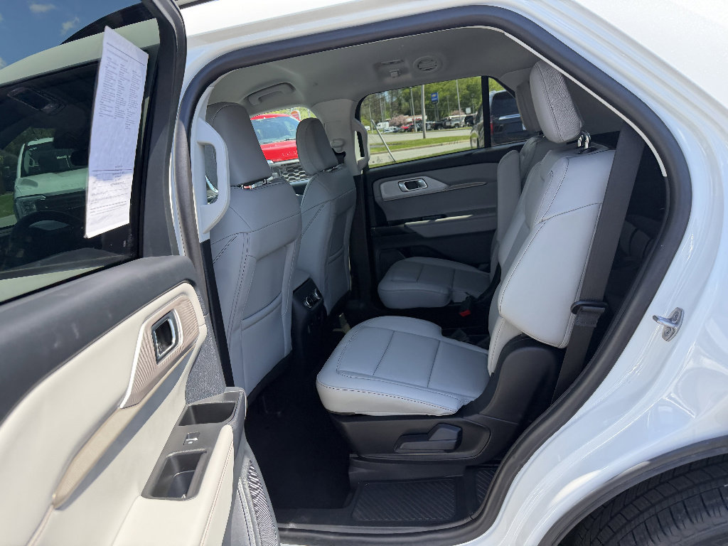 Used 2026 Ford Explorer Active w/ Active Comfort Package AWD/4WD image 10