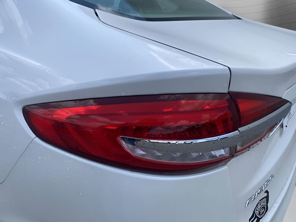 Used 2019 Ford Fusion SEL image 26