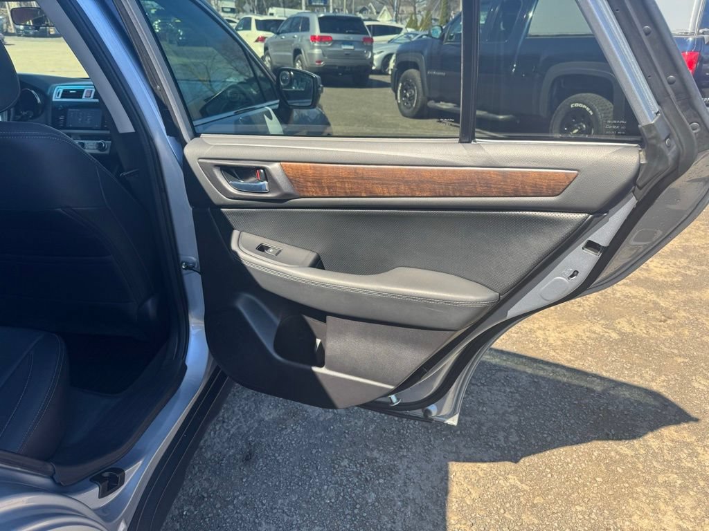 Used 2016 Subaru Outback 2.5i Limited AWD/4WD image 19