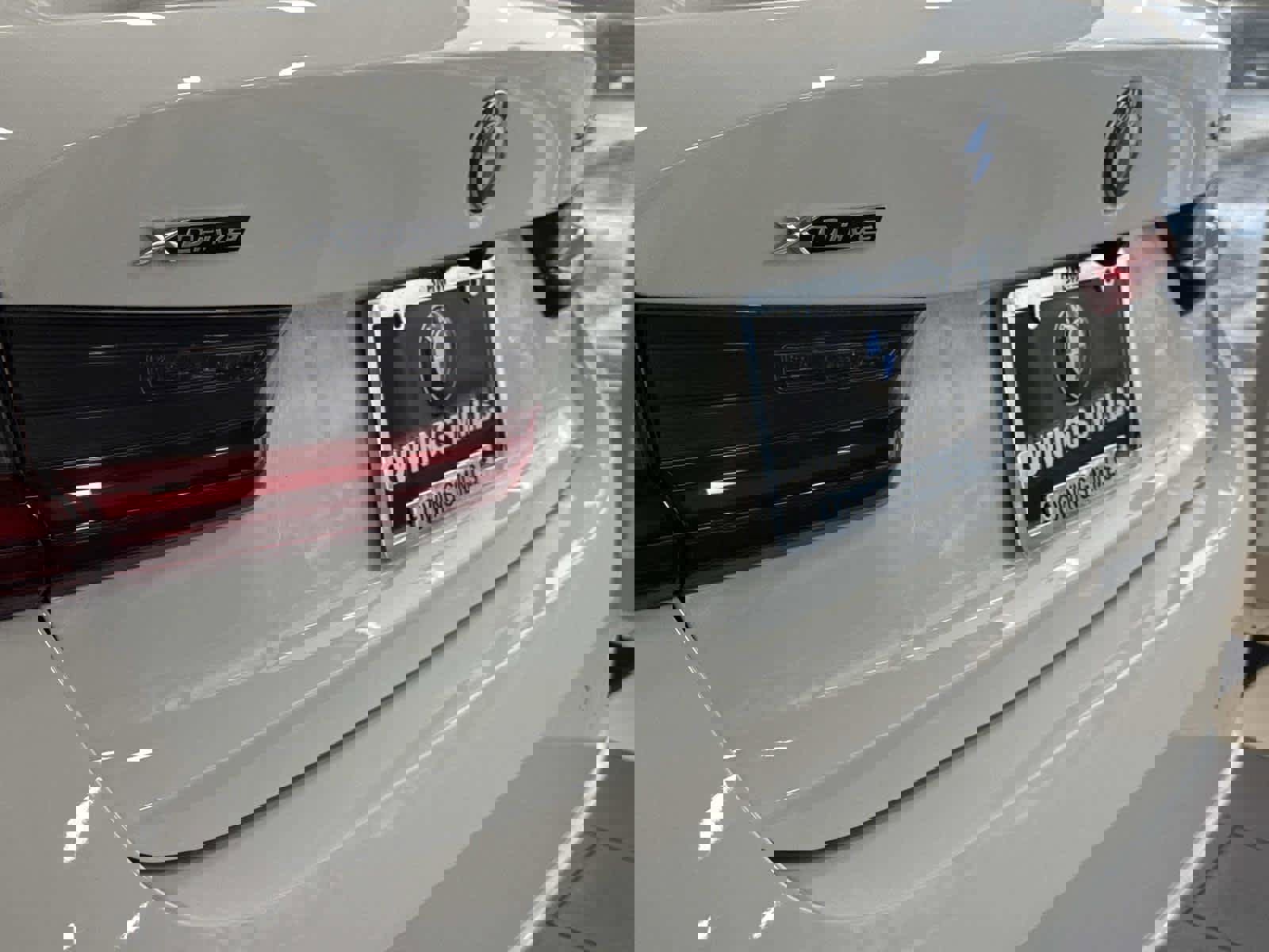 Used 2023 BMW 330i xDrive Sedan w/ Premium Package image 11