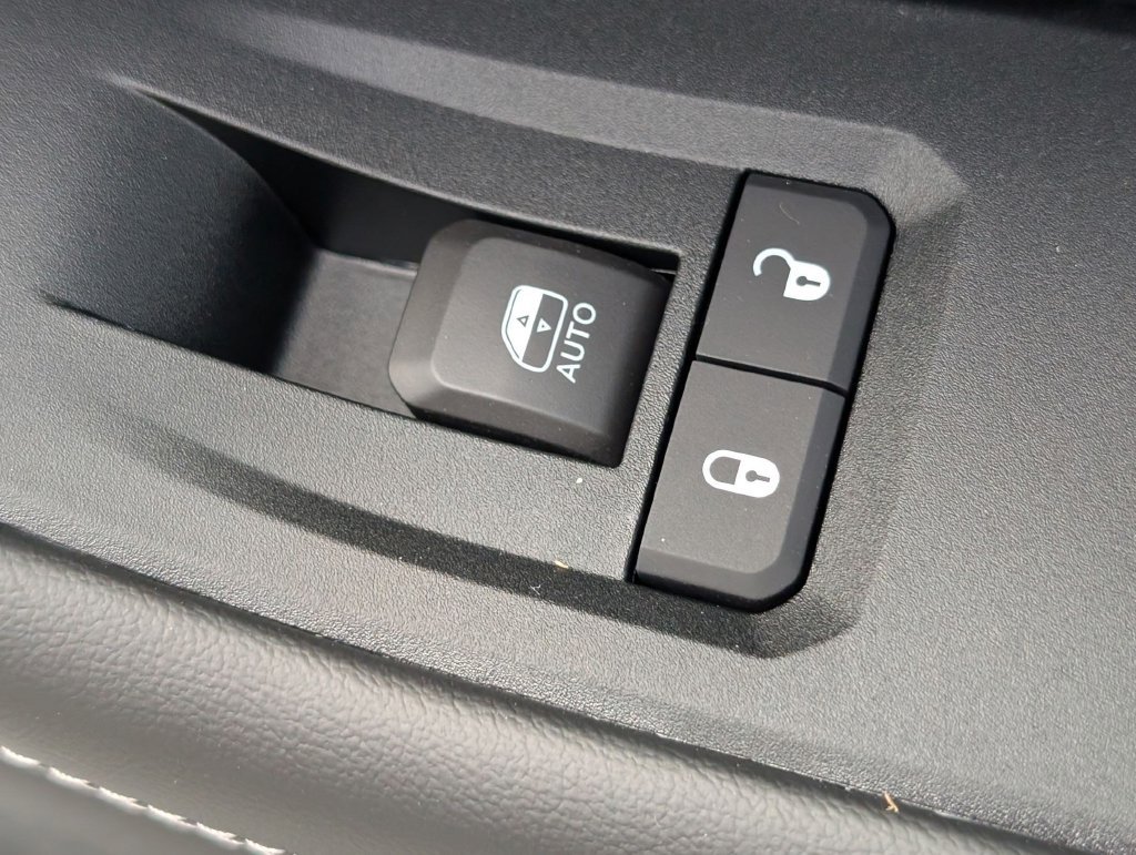New 2026 Jeep Grand Cherokee Altitude AWD/4WD image 33