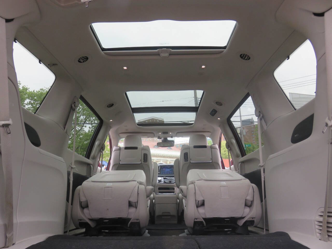 Used 2018 Chrysler Pacifica Limited w/ Advanced Safetytec Group FWD image 30