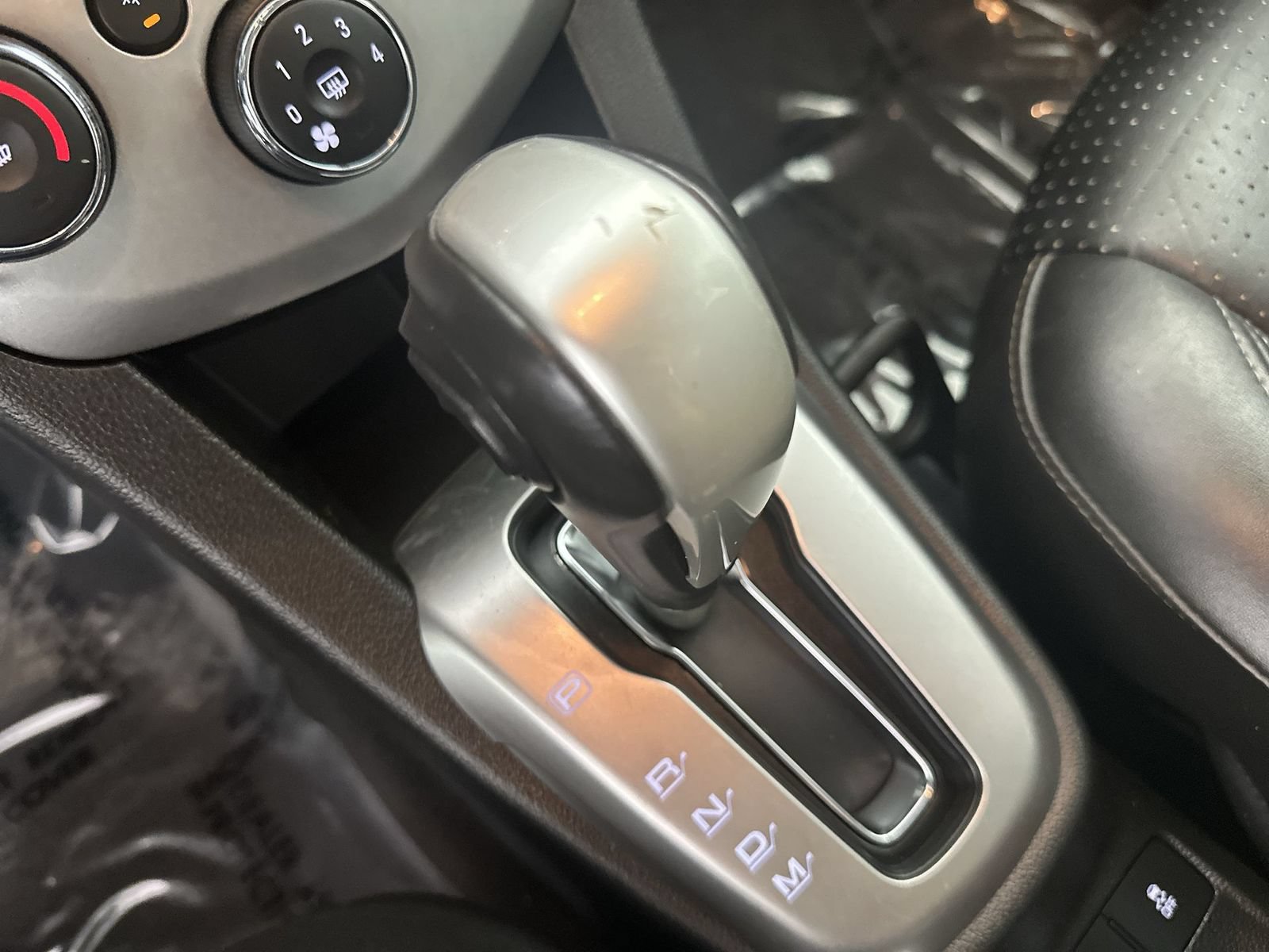 Used 2020 Chevrolet Sonic Premier FWD image 20