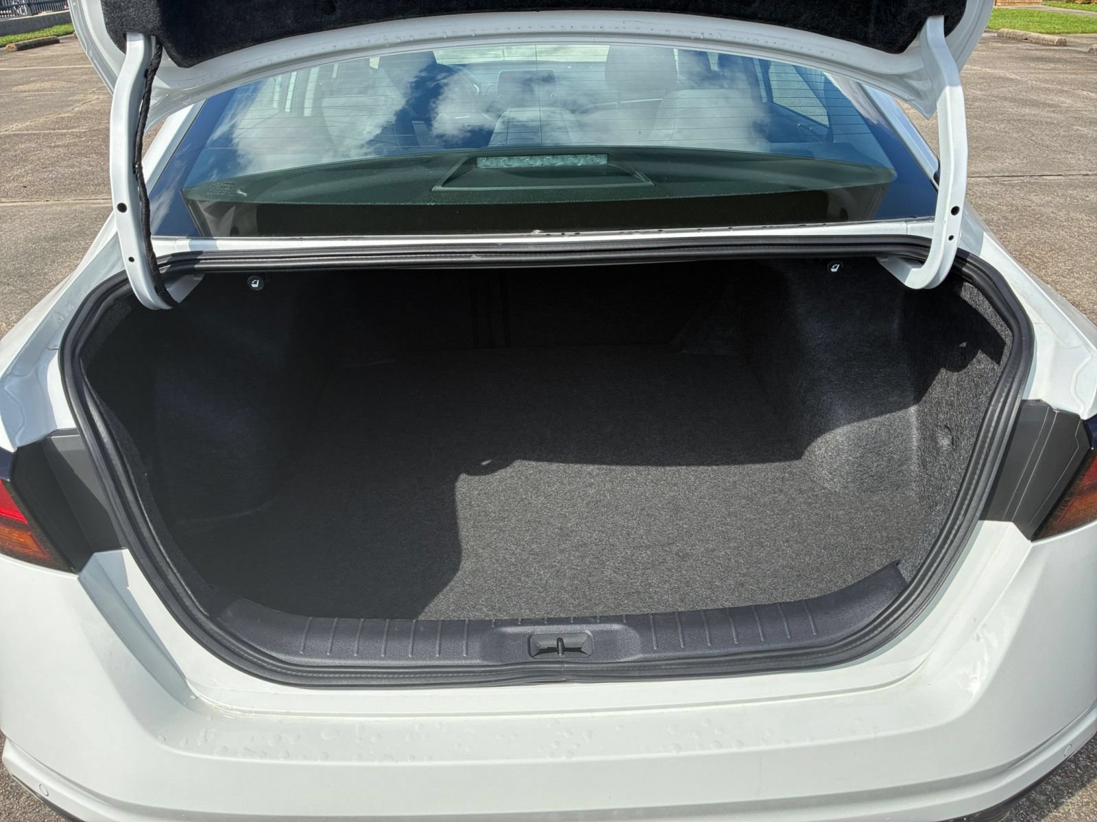 Used 2026 Nissan Altima 2.5 SV FWD image 30