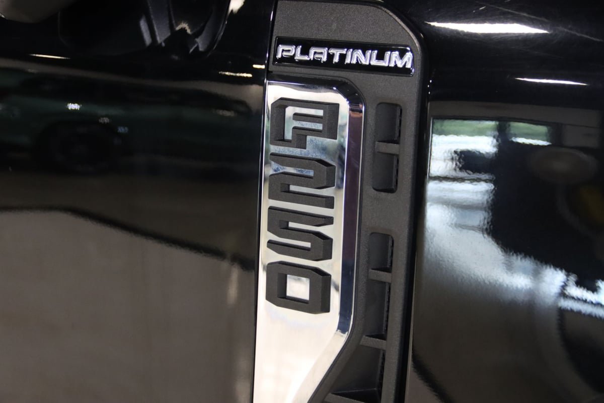 Used 2023 Ford F250 Platinum w/ FX4 Off-Road Package AWD/4WD image 10