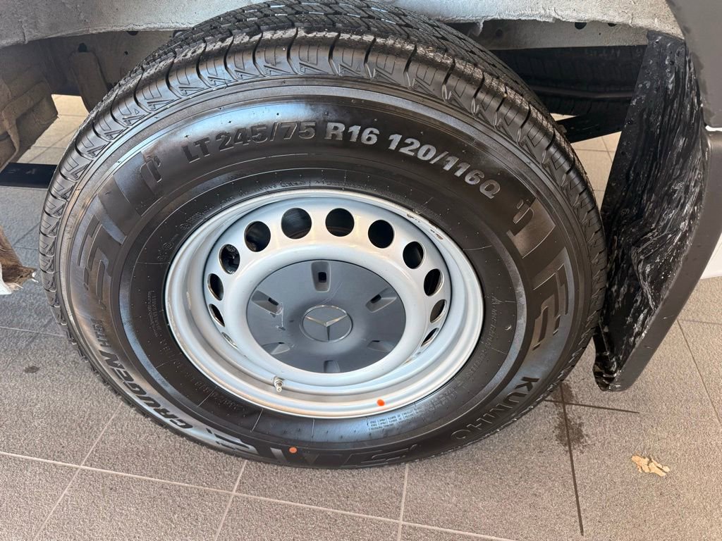 Used 2025 Mercedes-Benz Sprinter 2500 image 36