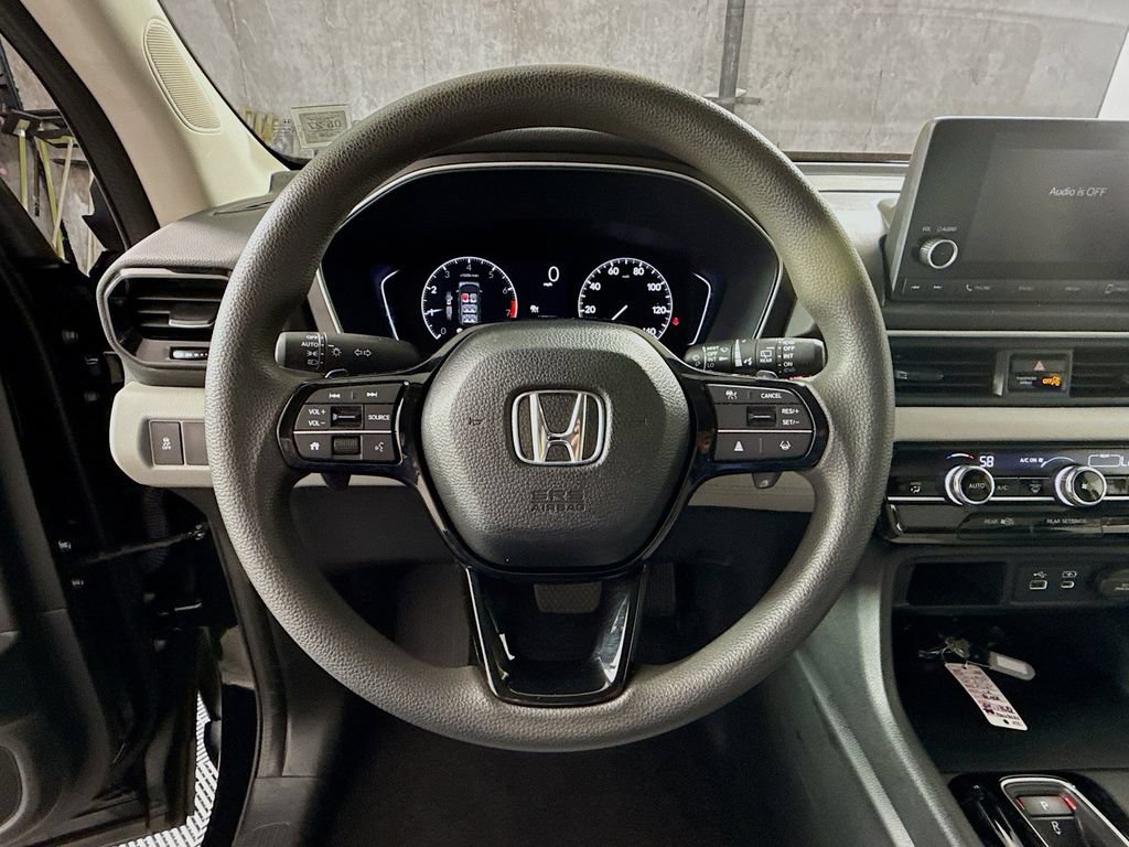 Certified 2023 Honda Pilot LX image 9