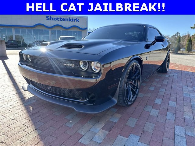 Used 2023 Dodge Challenger SRT Hellcat image 1