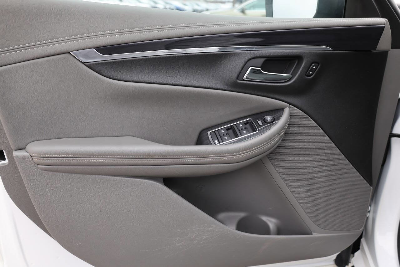 Used 2018 Chevrolet Impala LT FWD image 12