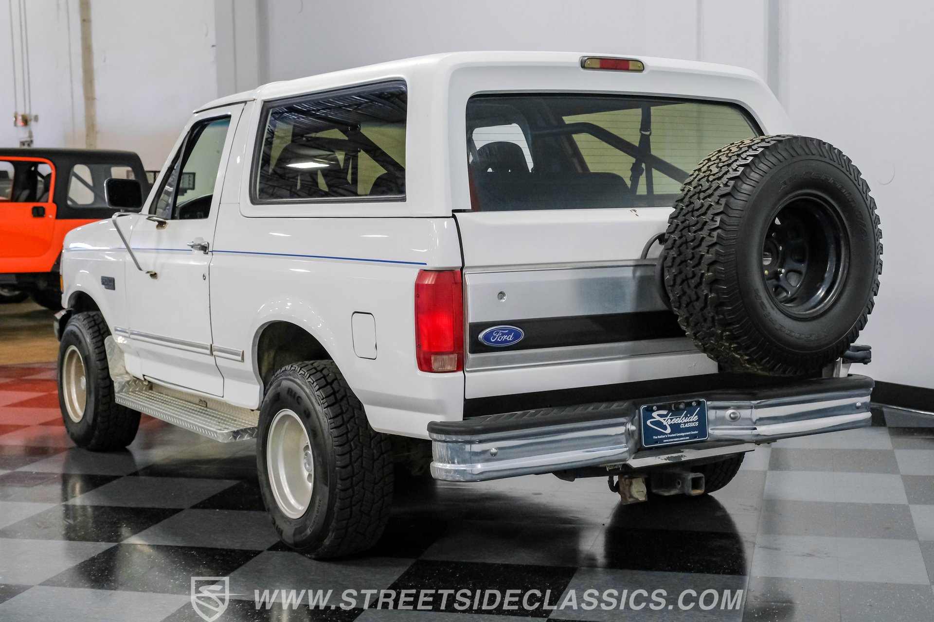Used 1994 Ford Bronco XLT image 8