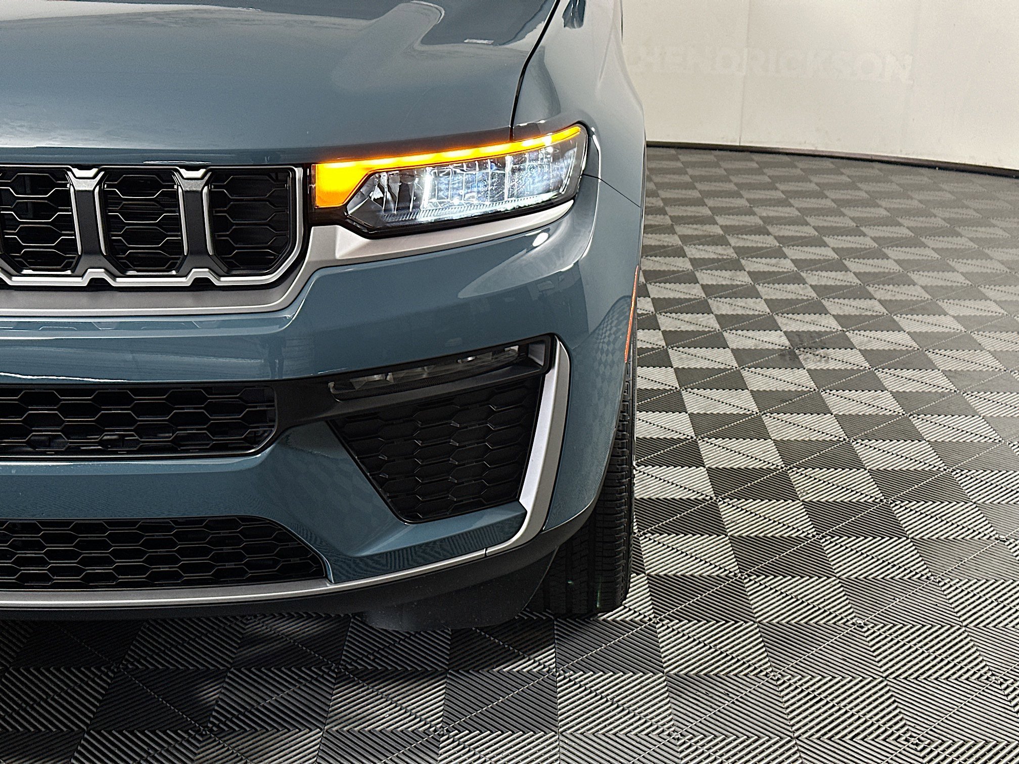 Used 2026 Jeep Grand Cherokee L Limited RWD image 9