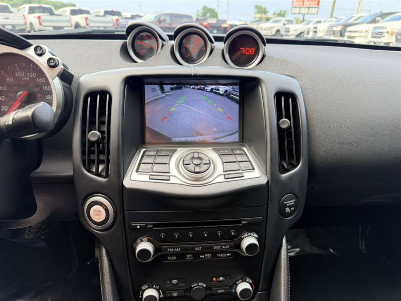 Used 2015 Nissan 370Z Touring RWD image 23